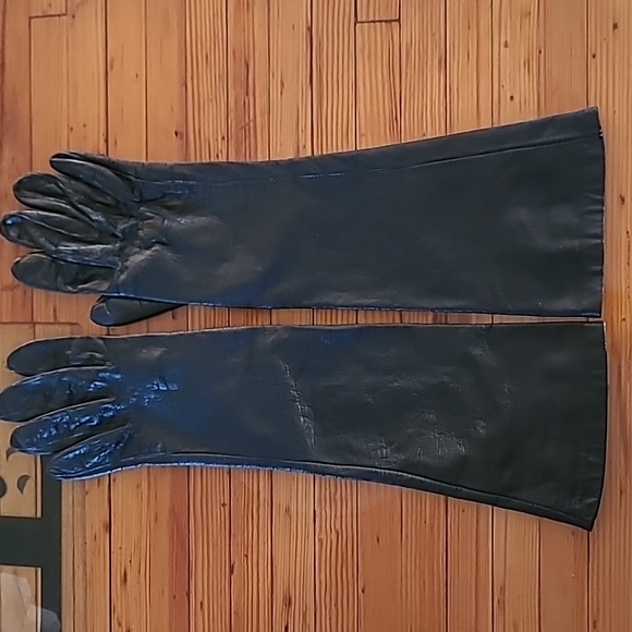 VINTAGE GLOVES GROUP OF FIVE - Picture 14 of 15